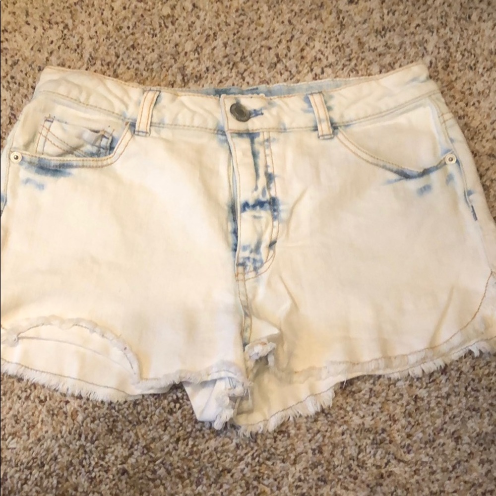 Light wash denim shorts